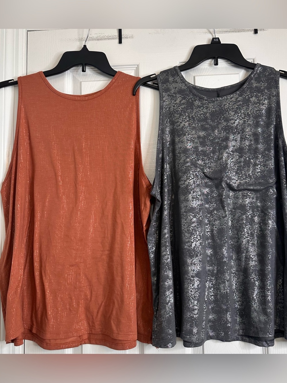 Women’s Sleeveless Athletic Top Bundle in Rust & Silver with Metallic Size XXL